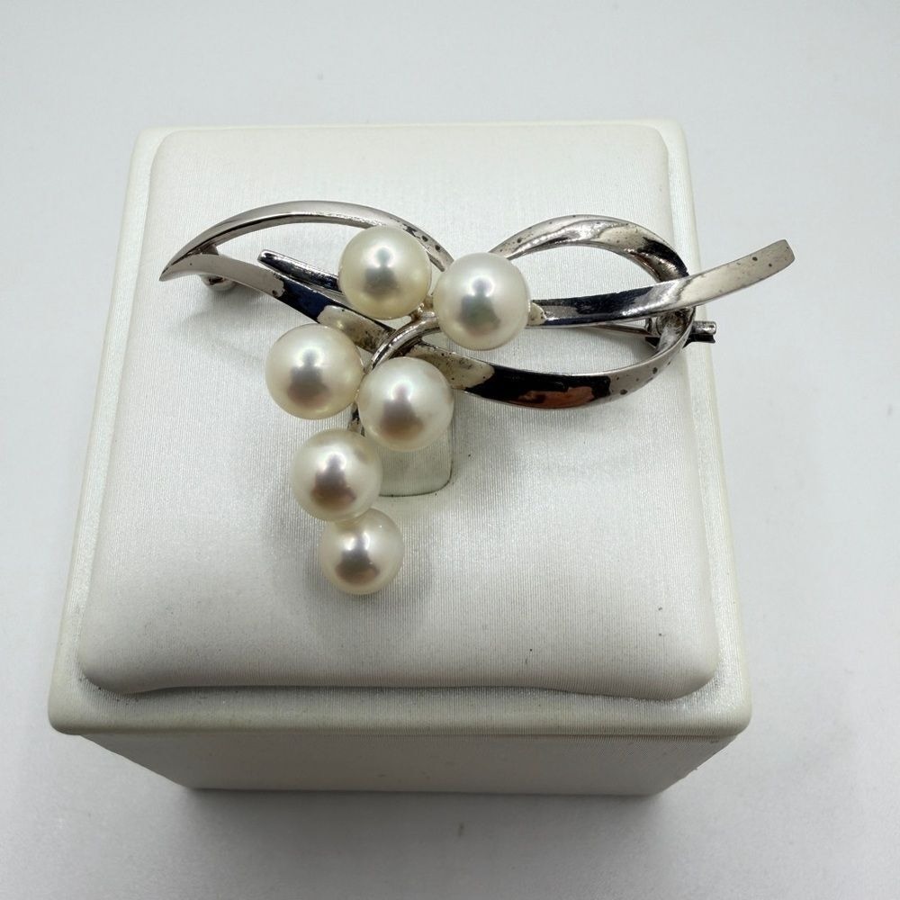 Vintage stamped MIKIMOTO Pearl and Sterling silver Brooch/Pin! - Picture 4 of 12